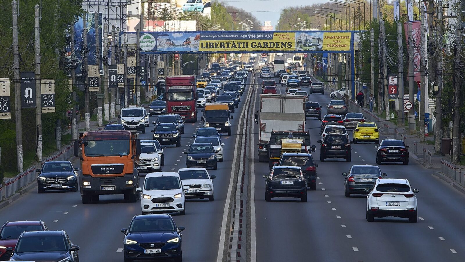 Lumina obligatorie zi-lumină: Noul Cod Rutier 2026, valabil peste tot în România
