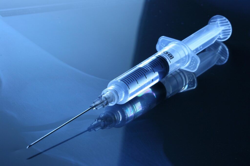 Vaccinul antigripal protejează de Alzheimer: Studiul care face diferența