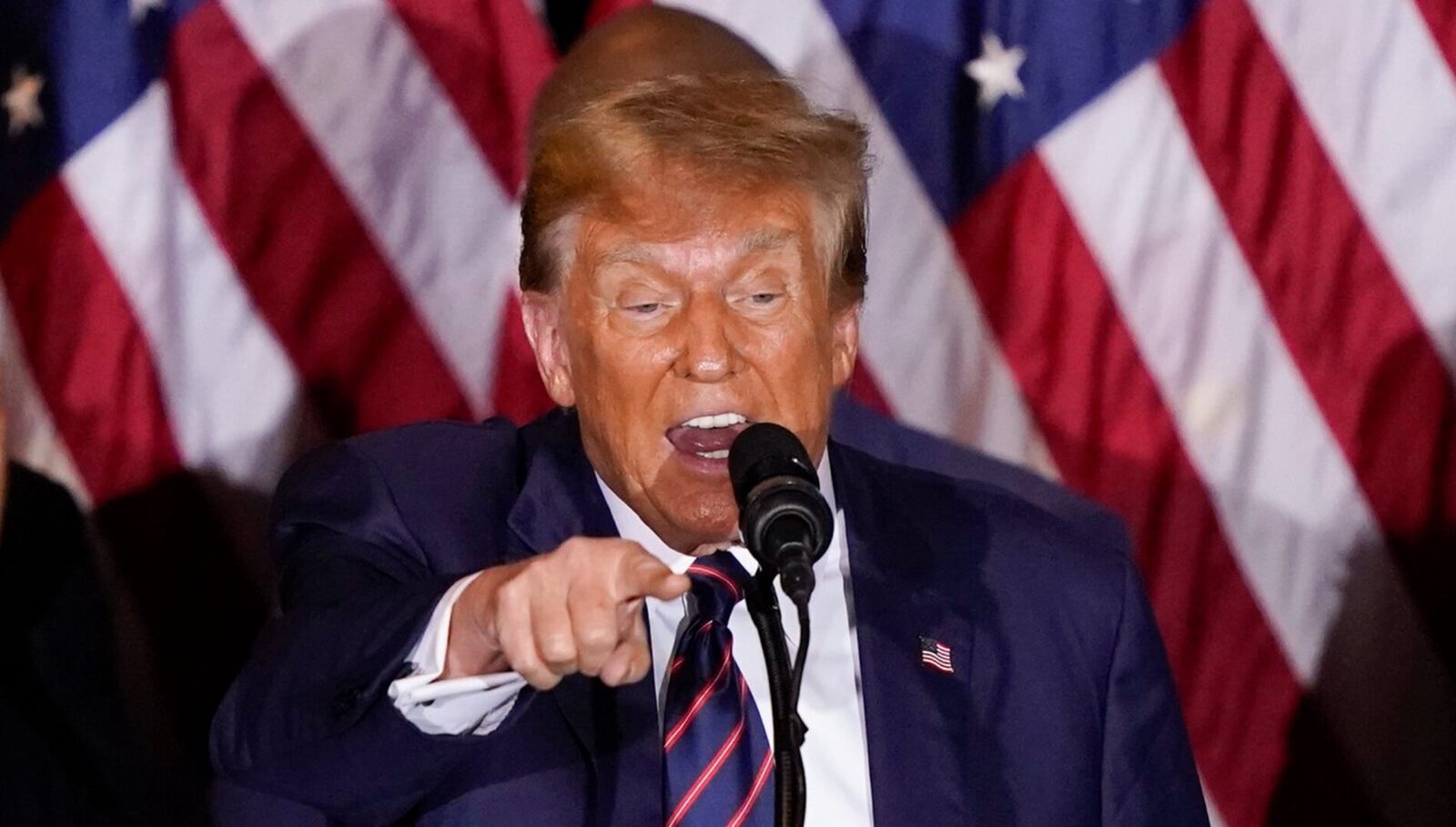 Zeci de democrați cer îndepărtarea lui Donald Trump după amenințările la adresa Iranului Washington, SUA – Zeci de membri democrați ai Congresului american cer îndepărtarea președintelui Donald Trump din funcție