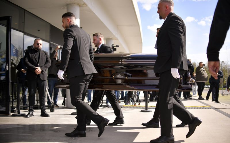 Mircea Lucescu, omagiat la București: Sicriul a fost depus pe Arena Națională