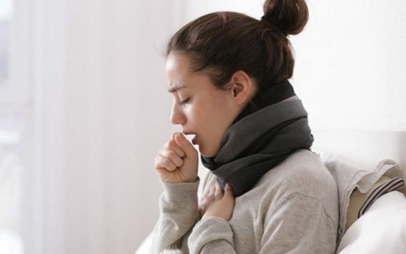 Scade, în sfârșit, tusea! INSP anunță o iarnă mai blândă pentru români