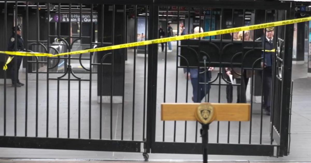 Bărbat, împușcat mortal de polițiști la METROUL din New York, după atac sângeros