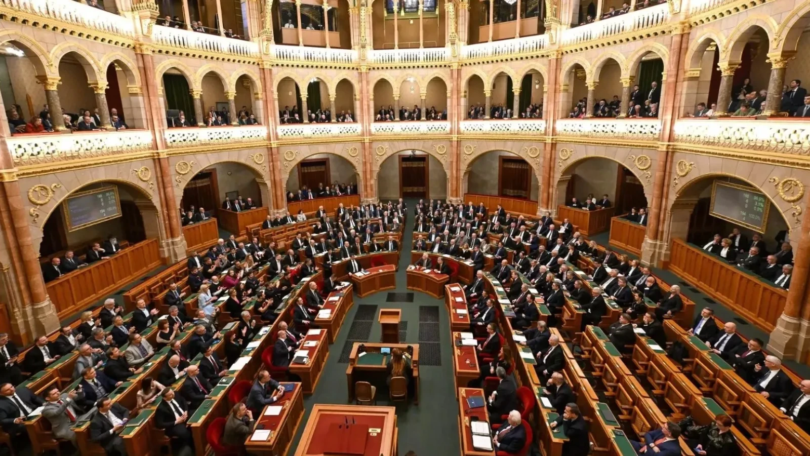 Ungaria: Alegeri-șoc? Viktor Orban, pe cale să piardă puterea?