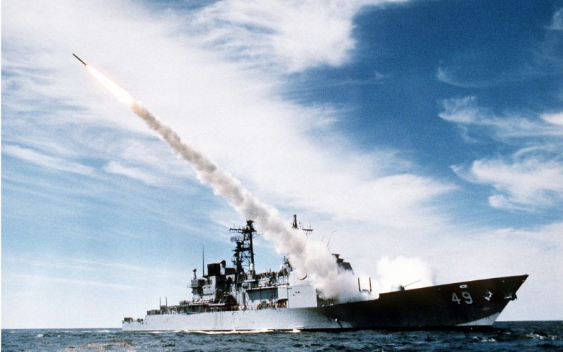 Distrugătoarele SUA intră în Strâmtoarea Ormuz: Tensiuni în creștere în Orient