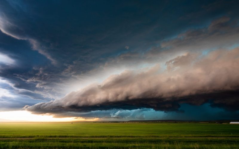 Vreme instabilă în România: Ploi, vânt puternic și ninsori la munte sâmbătă