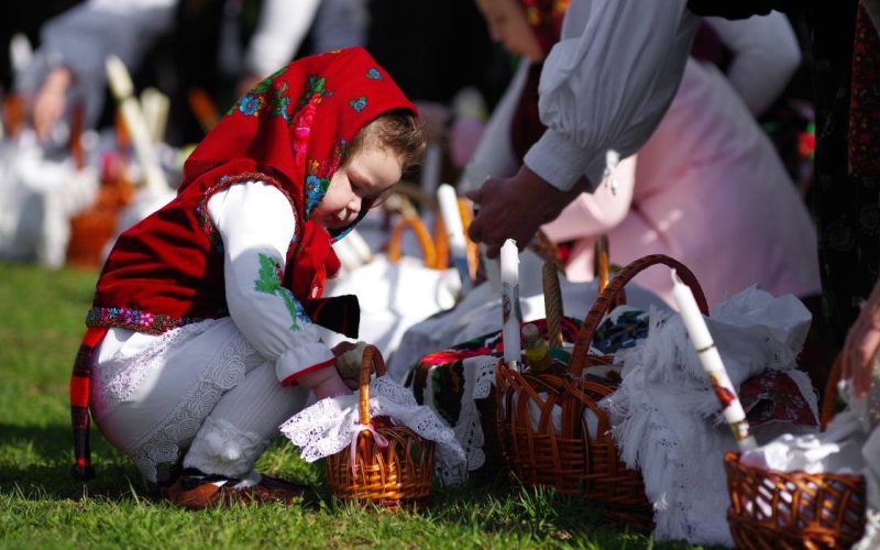 Vinerea Mare, zi de adâncă reflecție pentru creștini, aduce cu sine o serie de restricții și tradiții specifice, marcând momentul crucificării lui IISUS HRISTOS