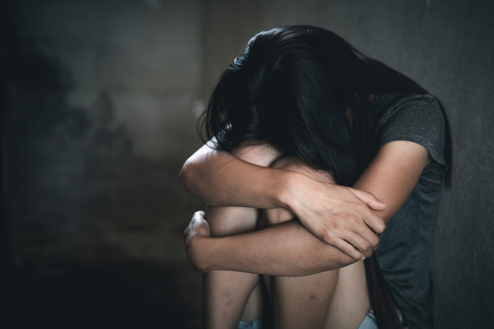 Copilă de 7 ani din Arad, violată: Grozăvia făcută cu acordul mamei