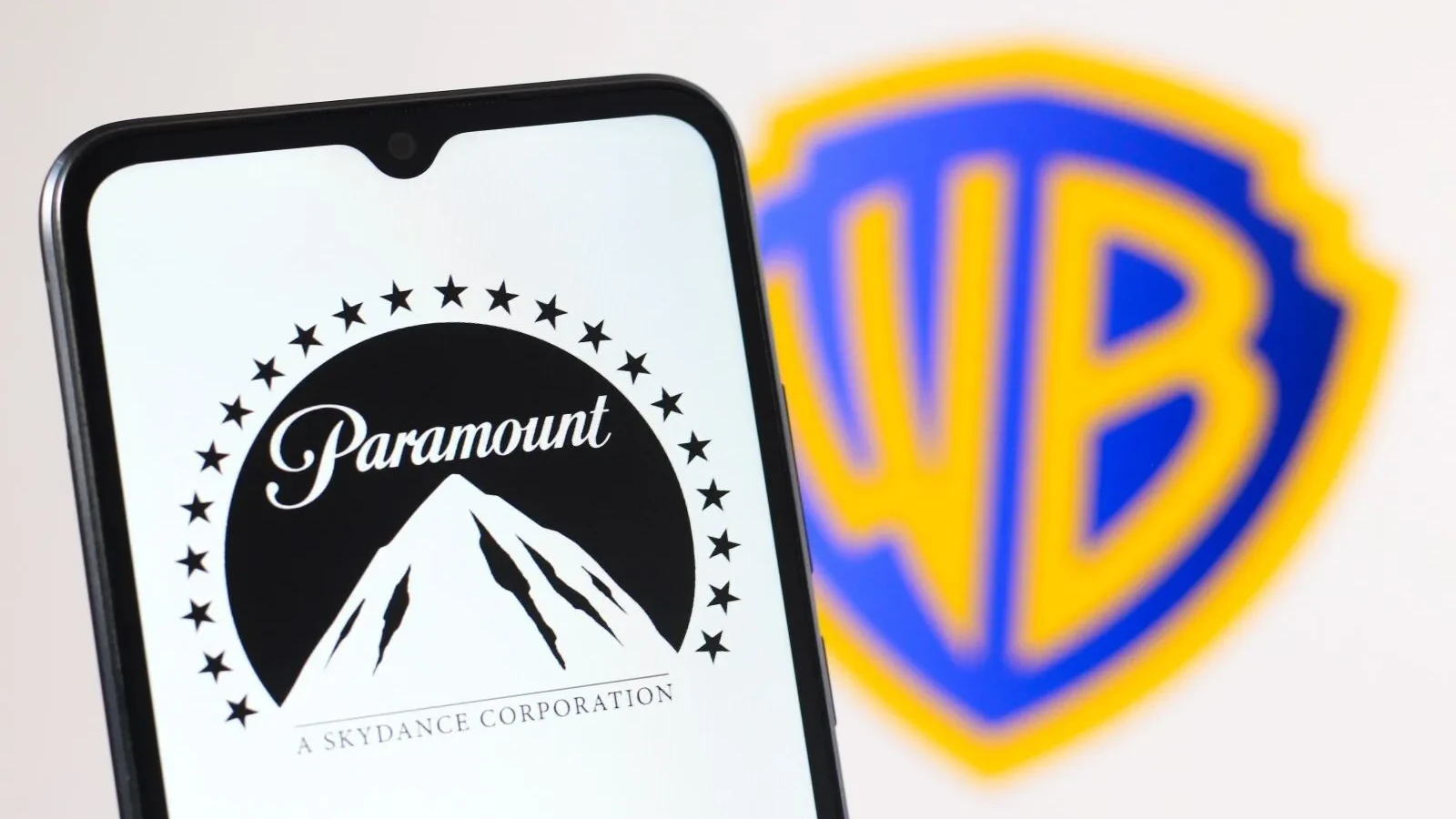 Vedete HOLLYWOOD atacă fuziunea PARAMOUNT-WARNER Bros într-o scrisoare deschisă