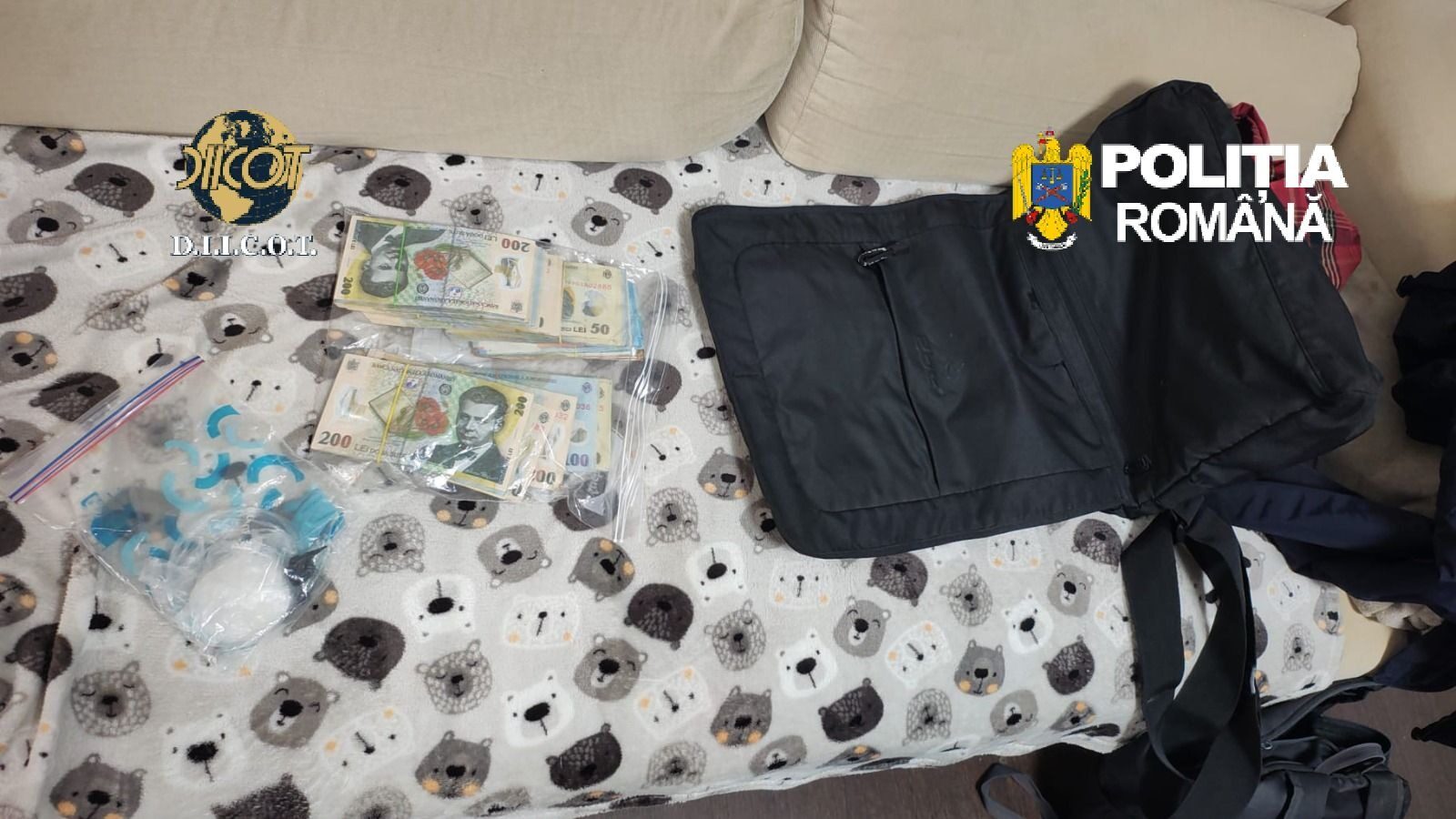 Canabis, crescut în laborator în București: Mascații au descins