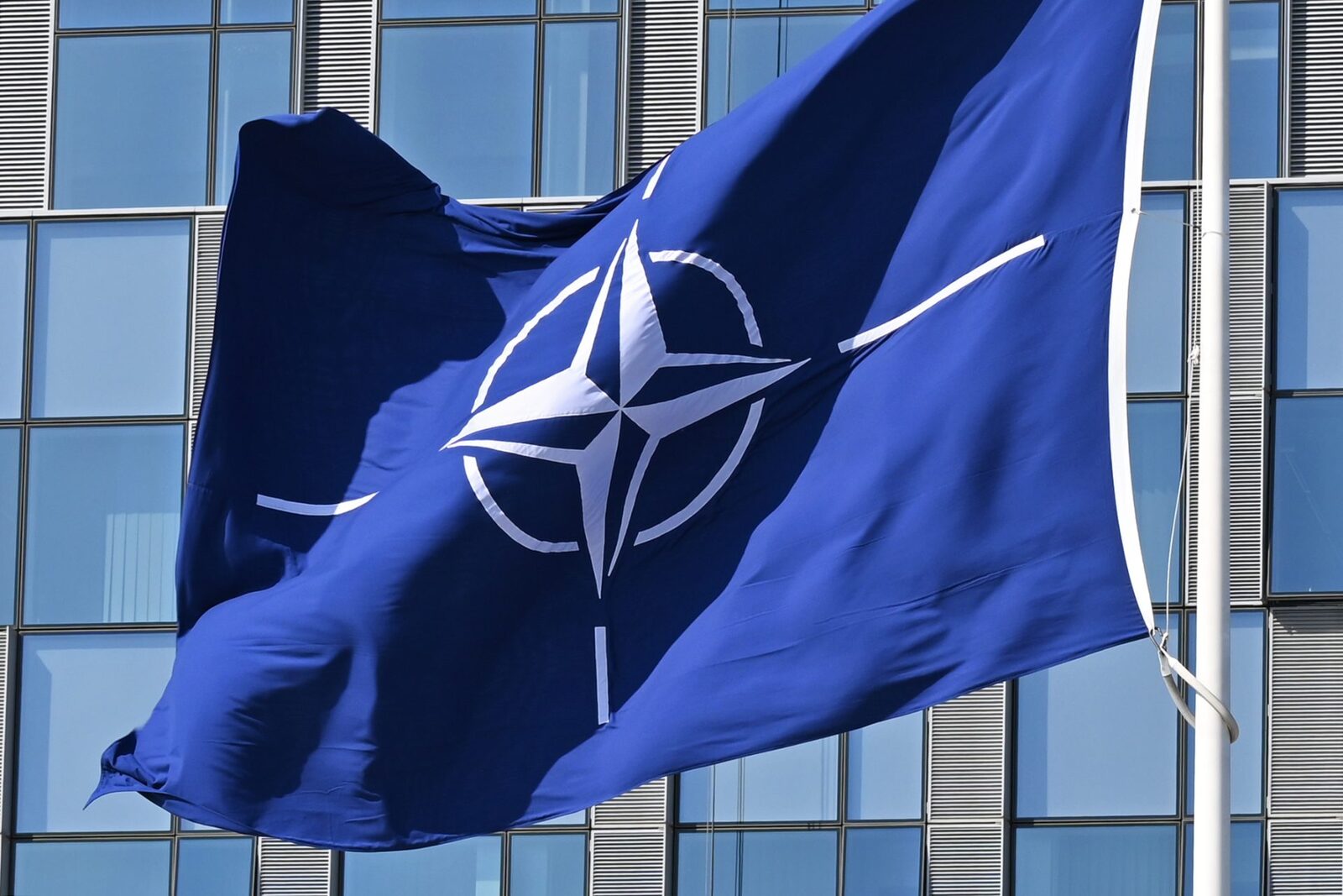 Flancul ESTIC NATO, împărțit: România și ESTUL, „uitați” de ambițiile ALIATULUI NORDIC