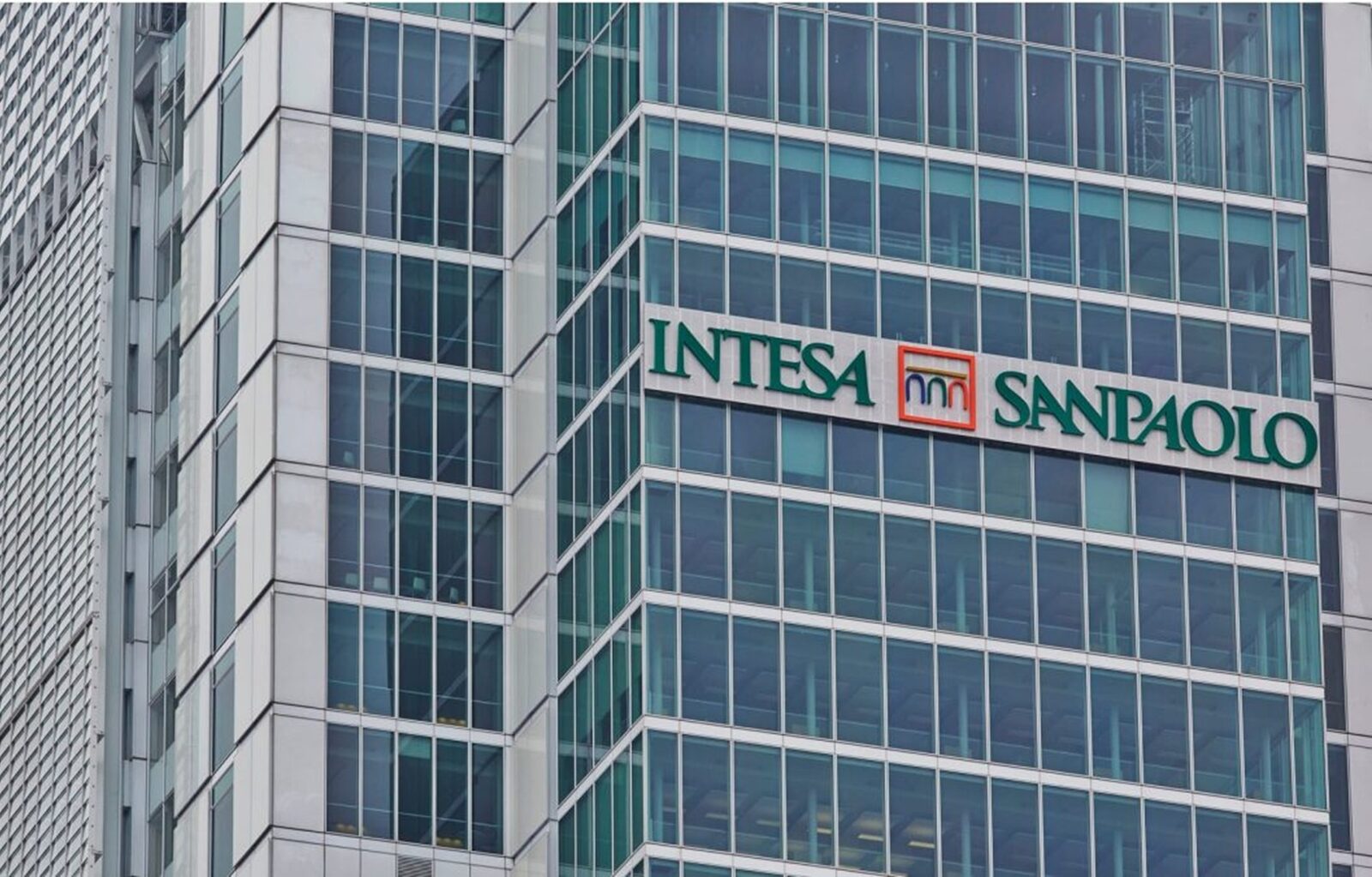 Intesa Sanpaolo: Profit de 2,8 miliarde euro în trimestrul I 2026