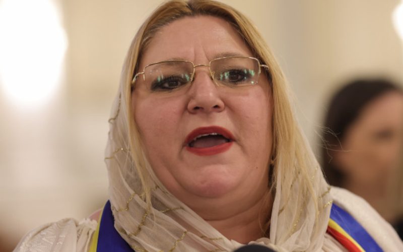 Șoșoacă, demers șocant: I-a cerut demisia lui Nicușor Dan la Cotroceni