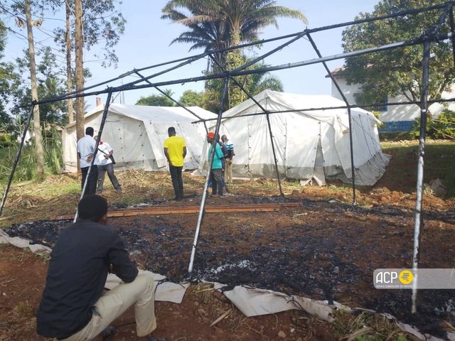 Incendiu la un centru Ebola în Congo: 18 pacienți suspecti, în libertate