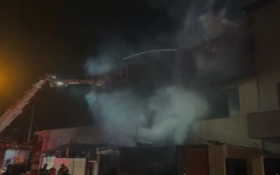 Incendiu puternic în București: Flăcările au mistuit sute de metri pătrați, RO-ALERT emis