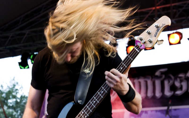 De ce MUZICA METAL calmează: Furia, anxietatea și ce spun psihologii