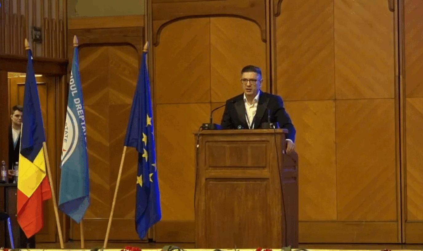 Lui Luis Lazarus i s-a făcut dor de politică: Înființează partidul Dreptate și Frăție