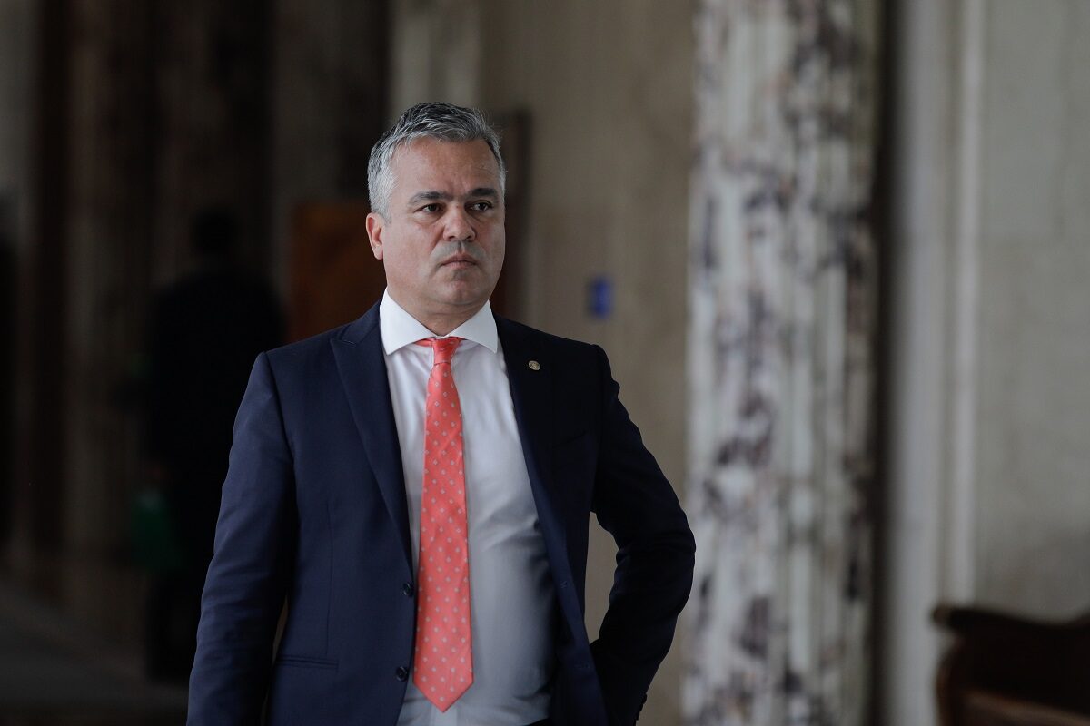 Guvernul Veștea, ședințe pe viață și pe moarte