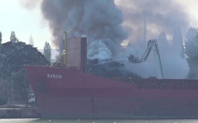 Incendiu puternic în Portul Agigea. Pompierii s-au luptat cu flăcările timp de șase ore: fumul s-a văzut de pe plaja din Eforie