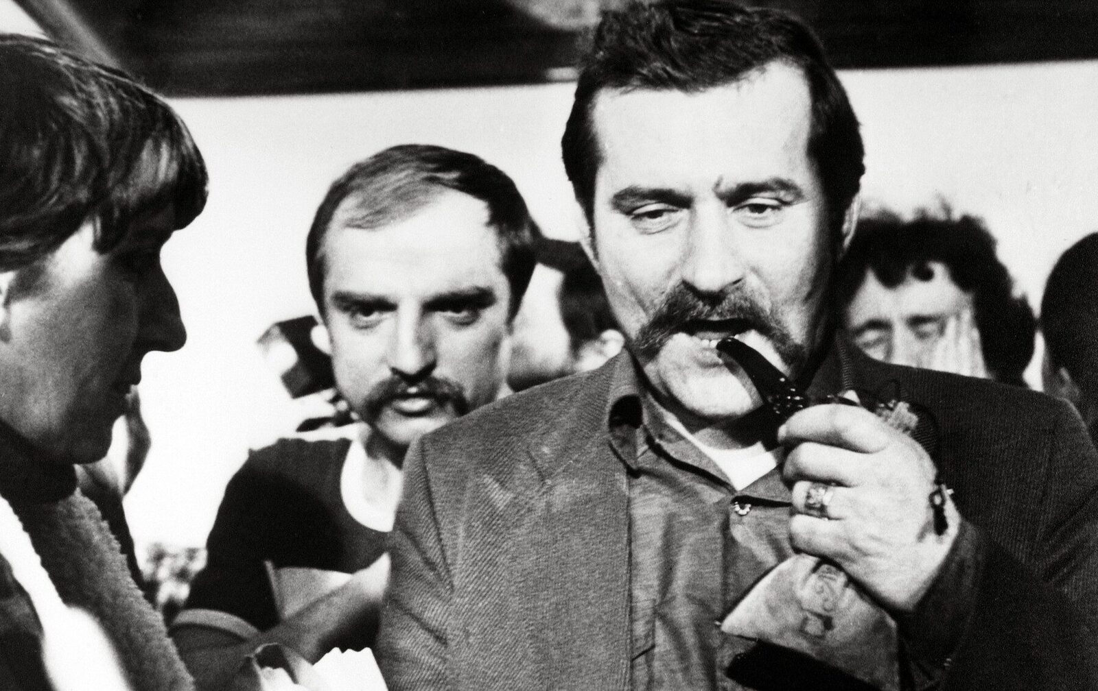 Walesa, eroul anticomunismului, primește Steaua României