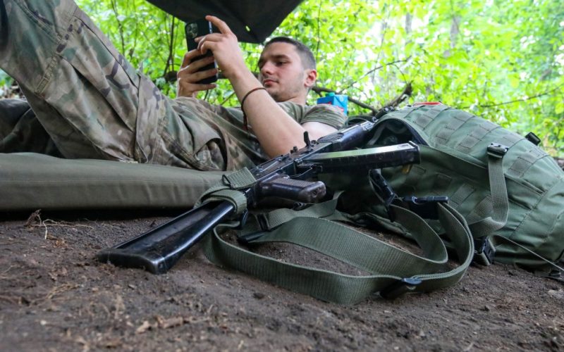 Adolescente folosite ca asasini: Schema prin care Rusia recrutează fete tinere pentru atacuri împotriva militarilor ucraineni