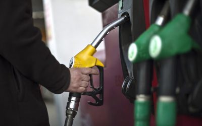 Carburanți: Plafonare blocată de PSD, PNL și UDMR