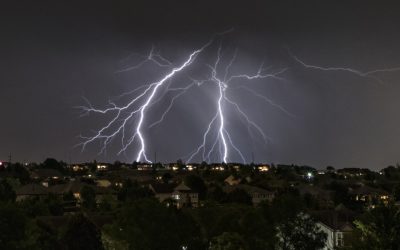 Suceava sub cod roșu, 17 județe sub portocaliu. Furtună și răcire bruscă