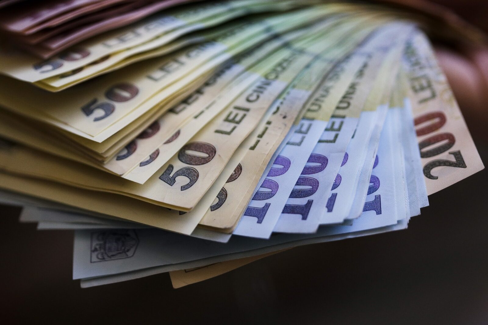 Consiliul Concurenței a amendat 10 bănci cu 3,73 miliarde de lei