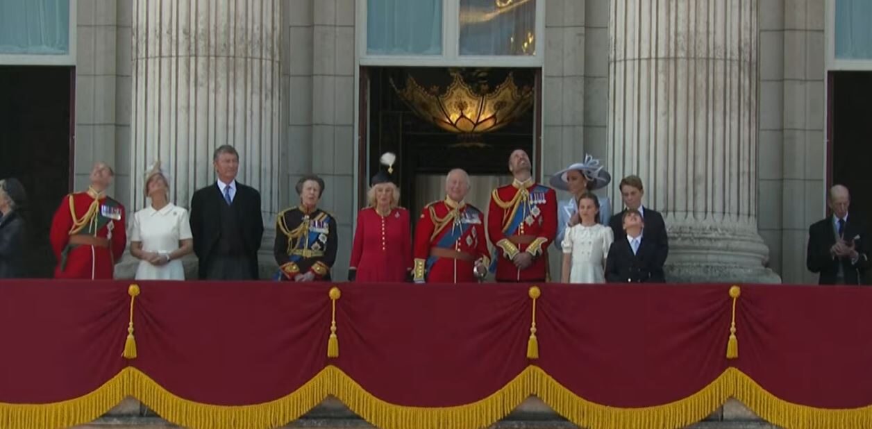 Regele Charles și Camilla, paradă regală în trăsura Victoriei