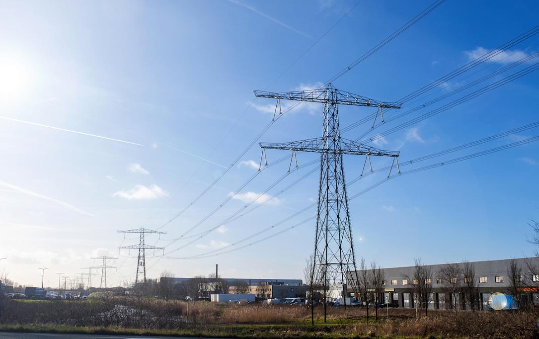 Producția internă de energie România, în declin. Regenerabilele, un plus