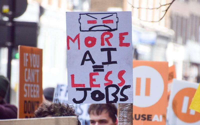 AI la Apus? Fondatoare, Avertisment: Fronturi de Protest Viitoare