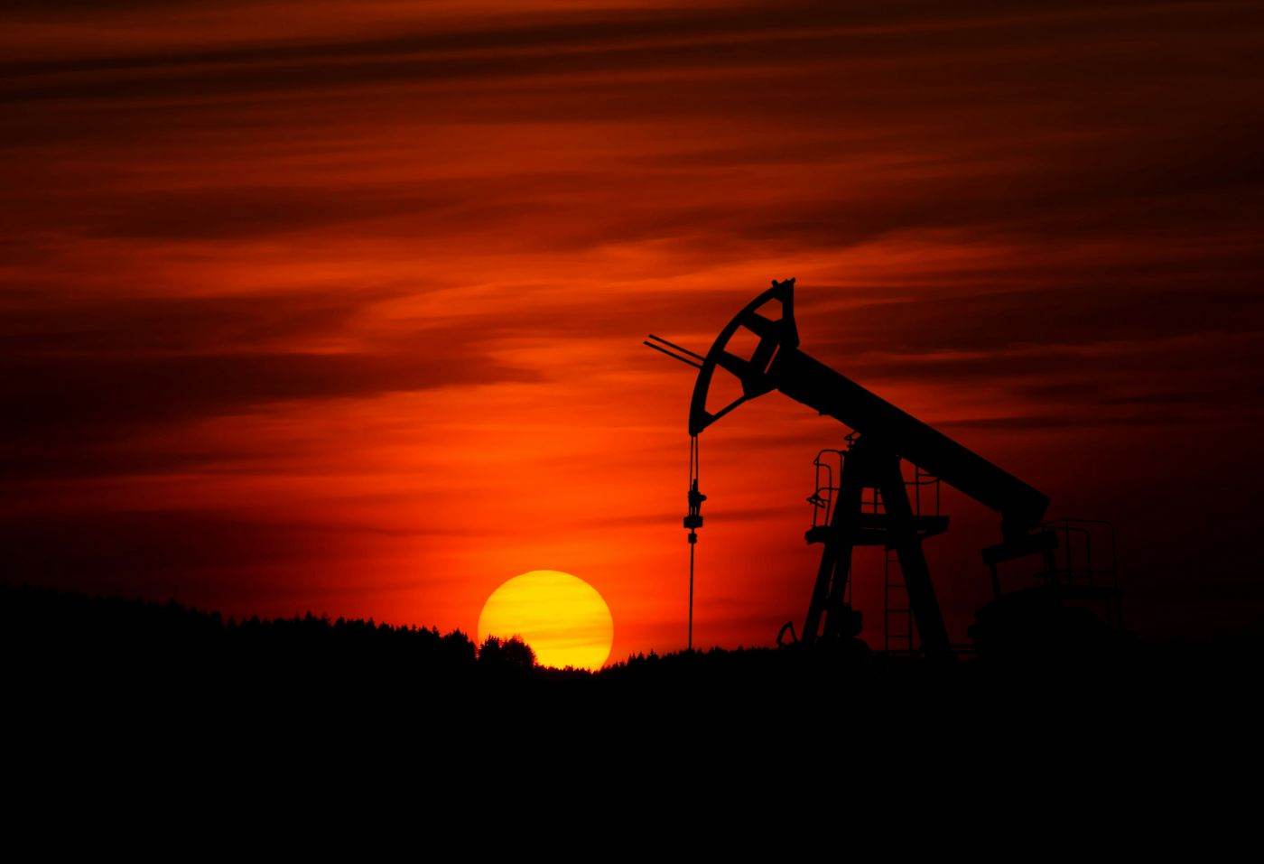 Trump strânge l Șorțul lui Iran: Petrolul sus, bursele jos