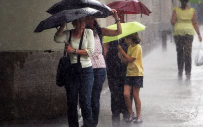 HARTĂ Meteorologii au extins codul galben de furtuni: zonele afectate. Cum va fi vremea pe litoral