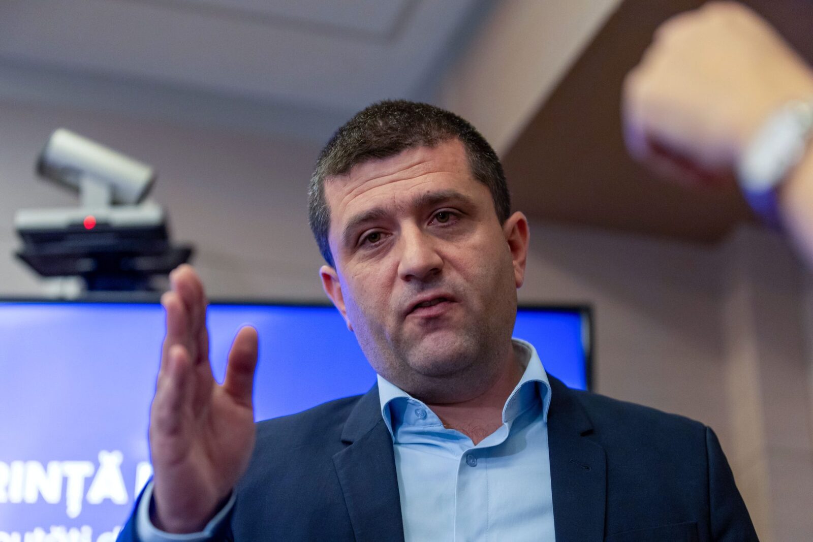 Radu Miruță arată factura vacanței de 10.000 euro din Turcia