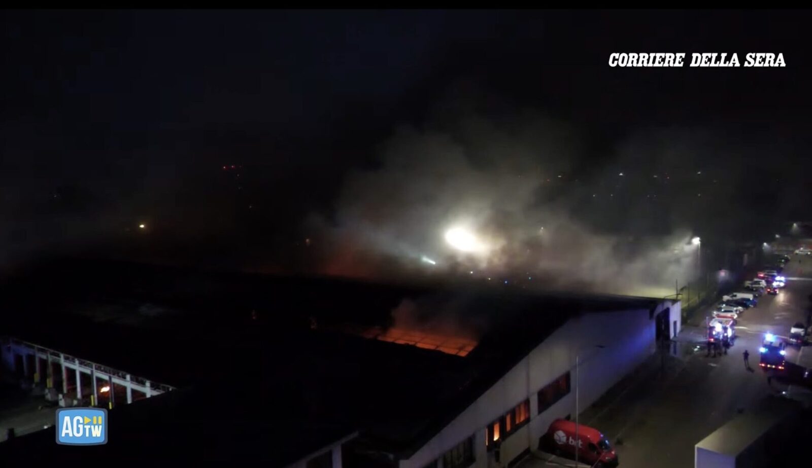 Incendiu de coșmar la Milano: Bartolini în flăcări, explozii și fum negru