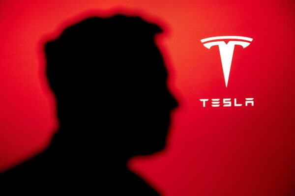 Musk, surpriză: Fuziune Tesla-SpaceX, o premieră mondială