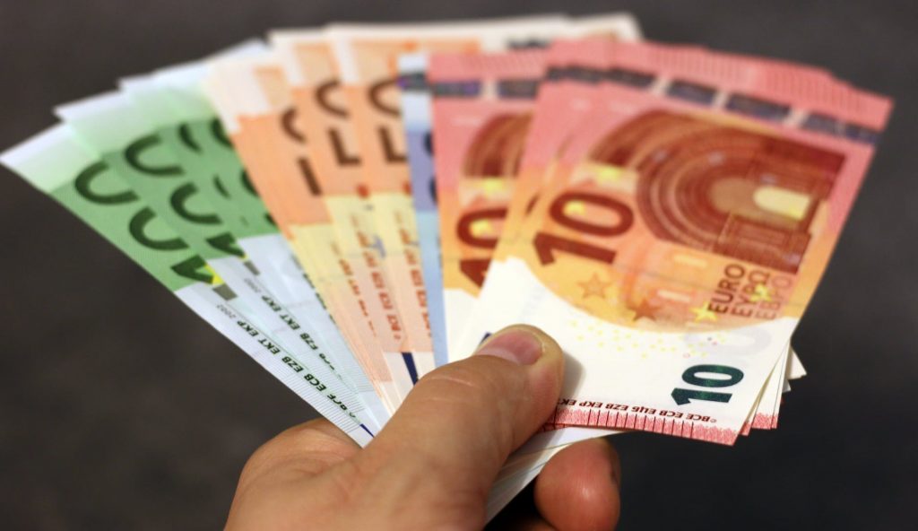 Profesoară din Germania, salarizată 17 ani în concediu