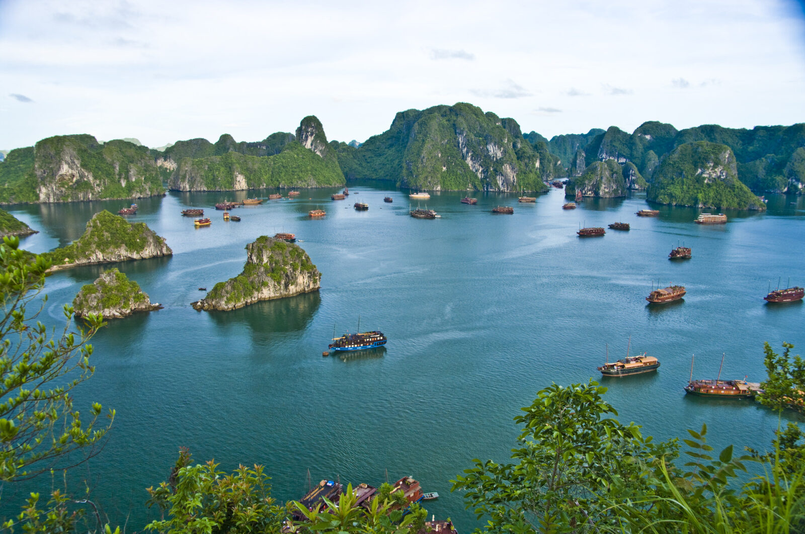 Tragedie în Vietnam: 15 turiști indieni au murit într-un accident nautic