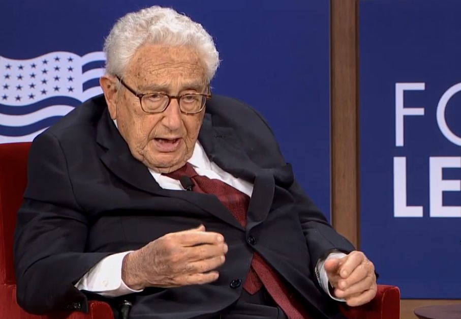 Kissinger: Liderii au nevoie de adevăr curajos
