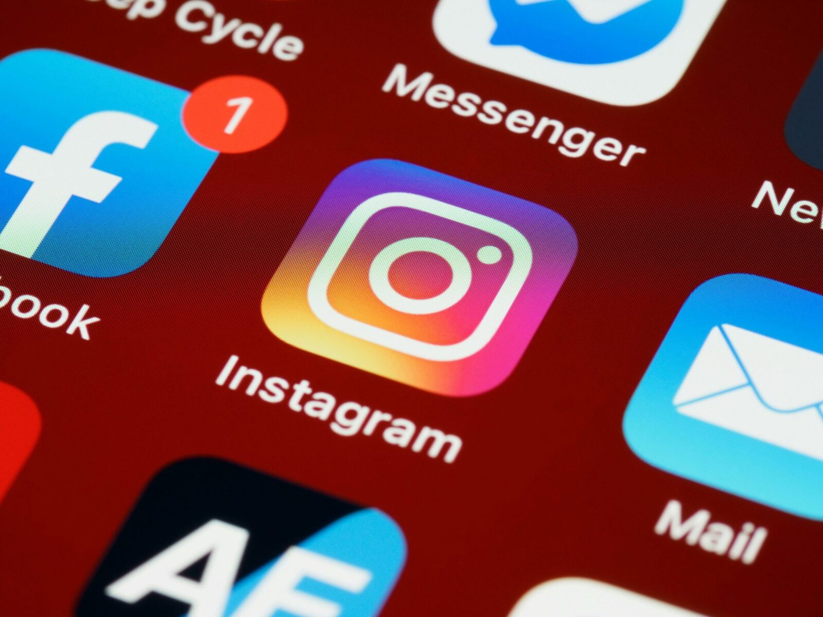 Meta renunță la AI-ul controversat de pe Instagram