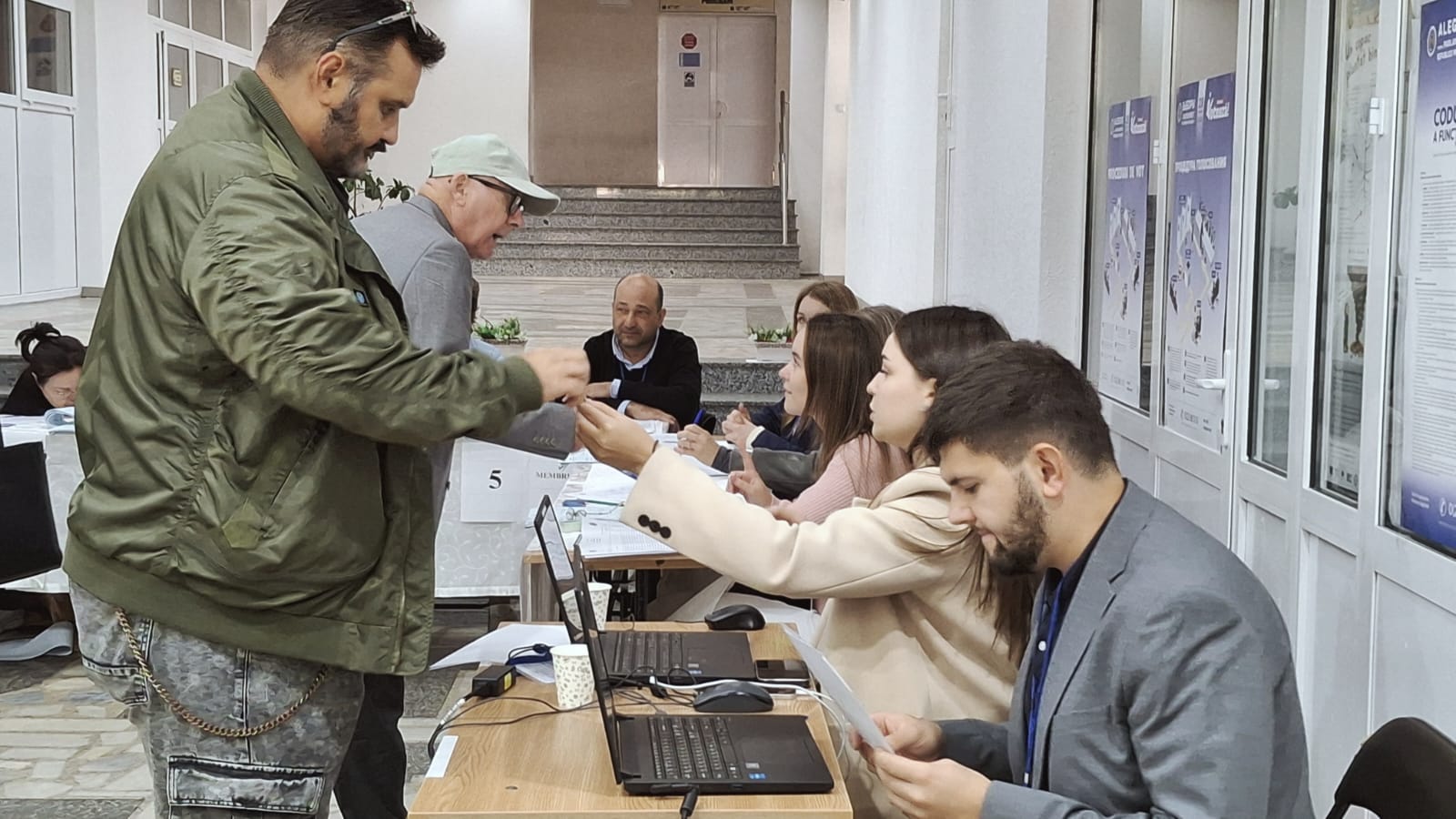 Șef alegeri: Anticipate „imposibile”. CCR contrazice ferm