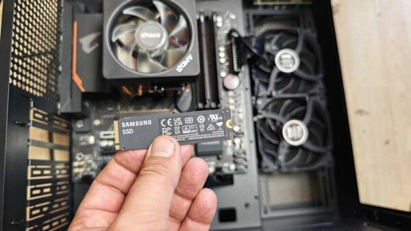 Samsung 990: SSD de top, rece și performant