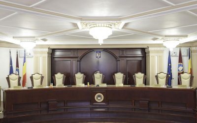 Iohannis contestă la CCR legea integrității