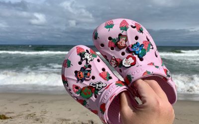 Jibbitz transformă Crocs-urile: 9 idei șic
