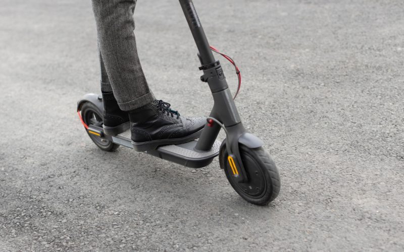 Trotinetele, mai periculoase ca motocicletele: Risc triplu de leziuni cerebrale