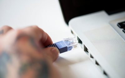 Revoluția internetului: Adolescenții români, pionieri ai vitezei în anii ’90
