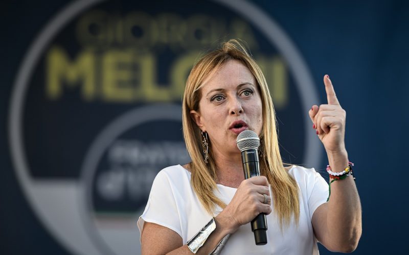 Meloni, atacată din dreapta, revine la radicalism