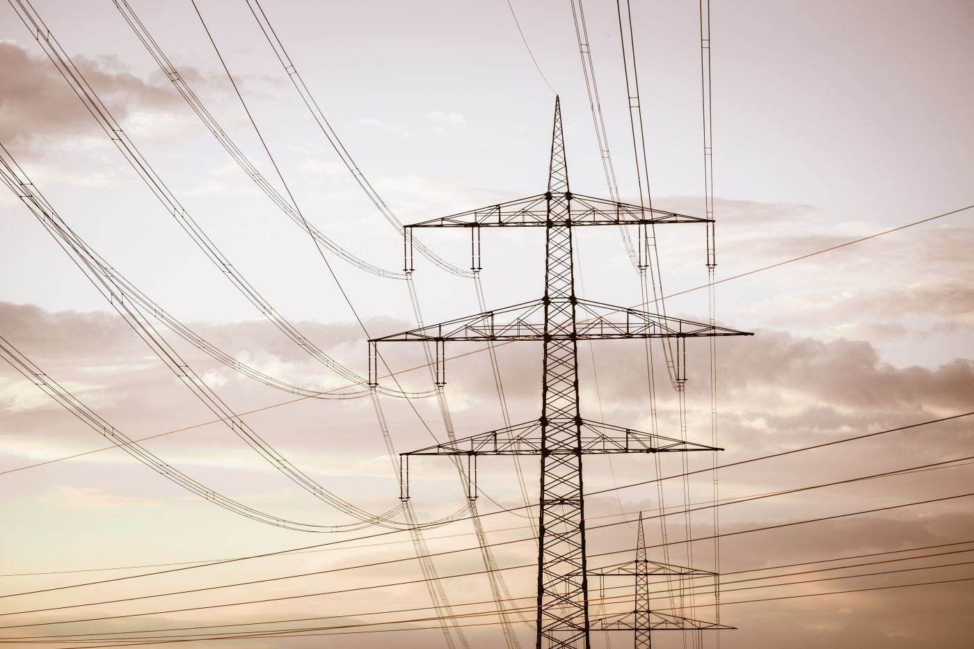 Dunărea secată, AUR pentru Bulgaria: Exporturi record de electricitate