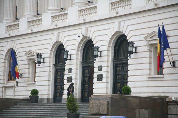 Dobânda overnight: Investițiile tale stau pe loc la 5,63%