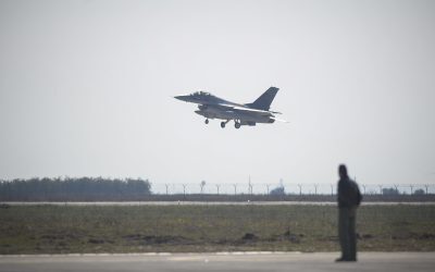 MApN: Țintă aeriană, 10 minute pe cerul României. F-16 românești, în misiune