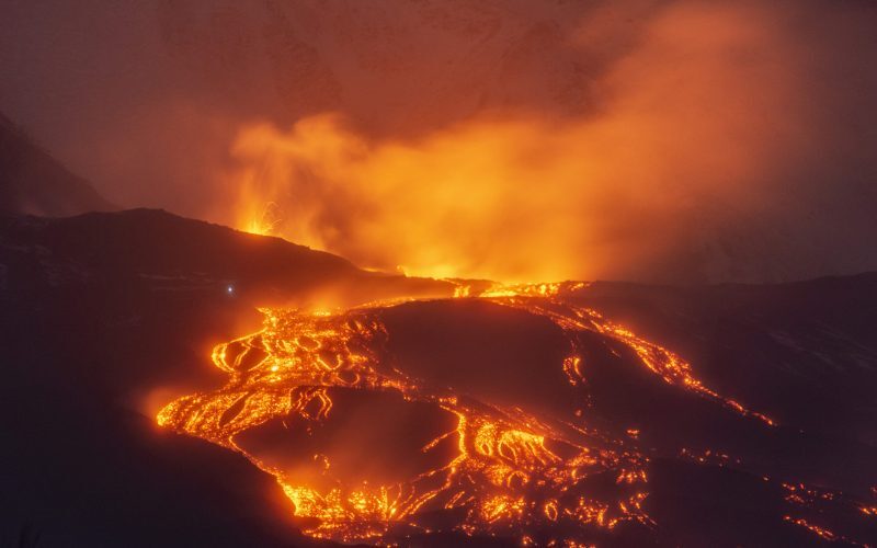 Erupție Etna: Zboruri blocate la Catania